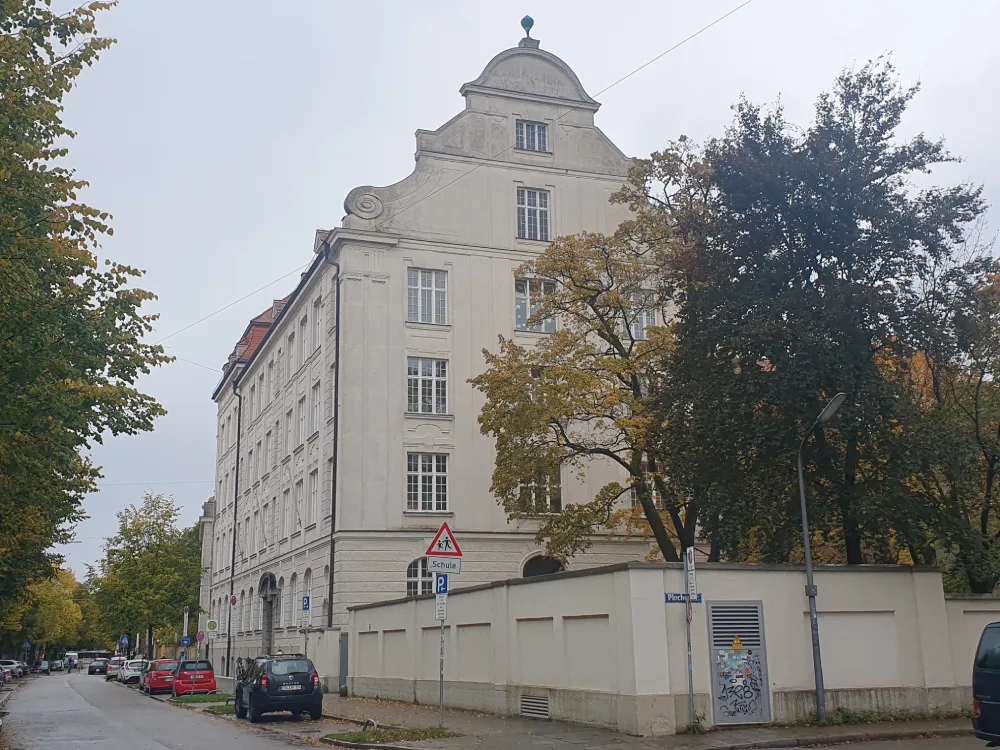 Grundschule mit Tagesheim in der St. Martin-Straße im Stadtteil Giesing