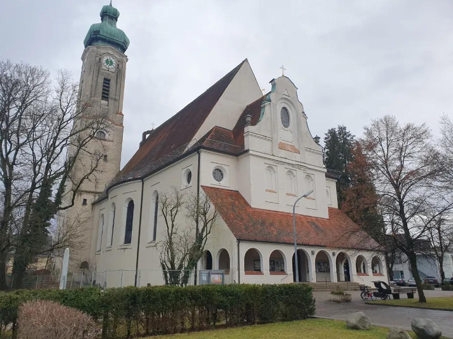 St. Johann Baptist am Fellererplatz in Solln