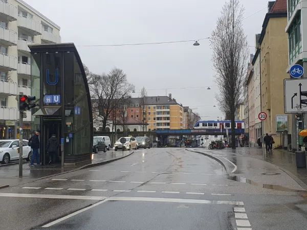 Harras / Albert-Roßhaupter-Straße in Mittersendling