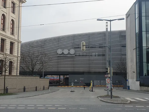 ZOB, Arnulfstraße in der Nähe der Hackerbrücke