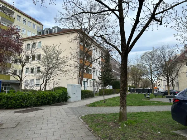 Jürgen-von-Hollander-Platz, Stadtbezirk Milbertshofen-Am Hart