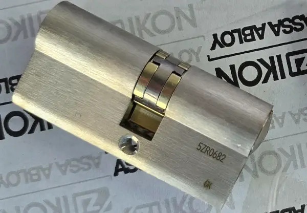 Schließzylinder vom Markenhersteller Assa Abloy. IKON ist die Produktkategorie mechanische Sicherheitstechnik