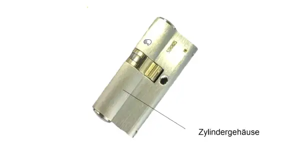 Zylindergehäuse mit zwei Zylinderkernen, in der Aussparung Schließbart und Kupplung erkennbar